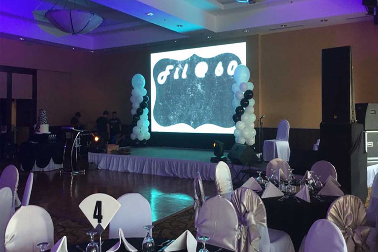 Màn hình LED trang trí đám cưới